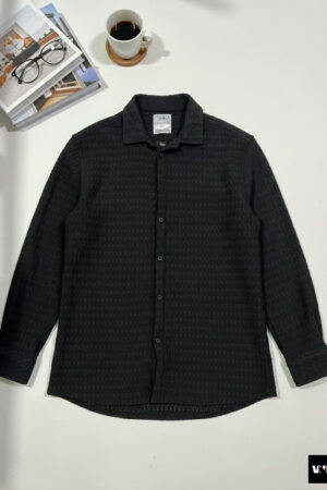 The Shadow-Textured Button-Down